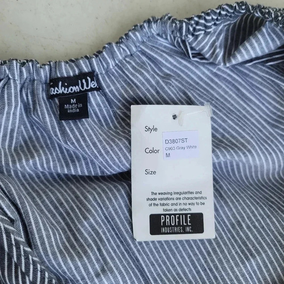 NWT Fashion Web Womens Off Shoulder Ruffle Dress Gray White Striped Sz M - Picture 2 of 11